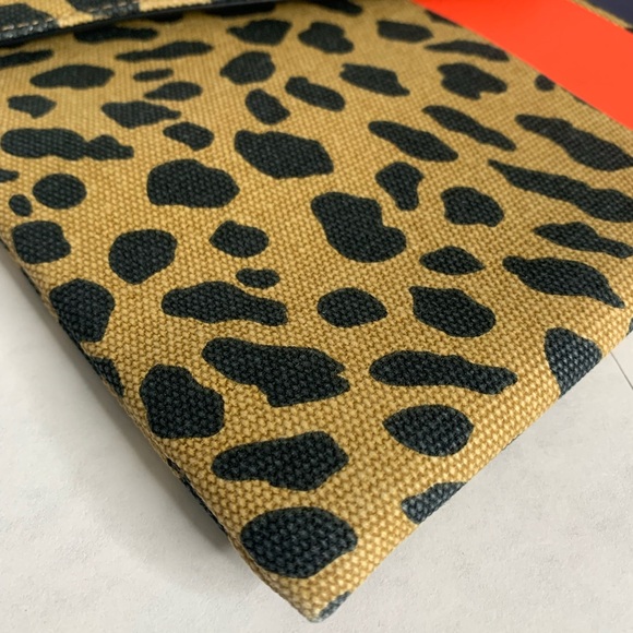 💫HP‼️💫 NEW STELLA & DOT “Bellamy” Clutch in Animal Dot with Racing Stripes - Picture 5 of 10